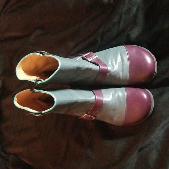 JOHN Fluevog FELLOWSHIPS EMMA LEATHER GUM BOOT Purple/ teal sz. 8.5 - Picture 2 of 16